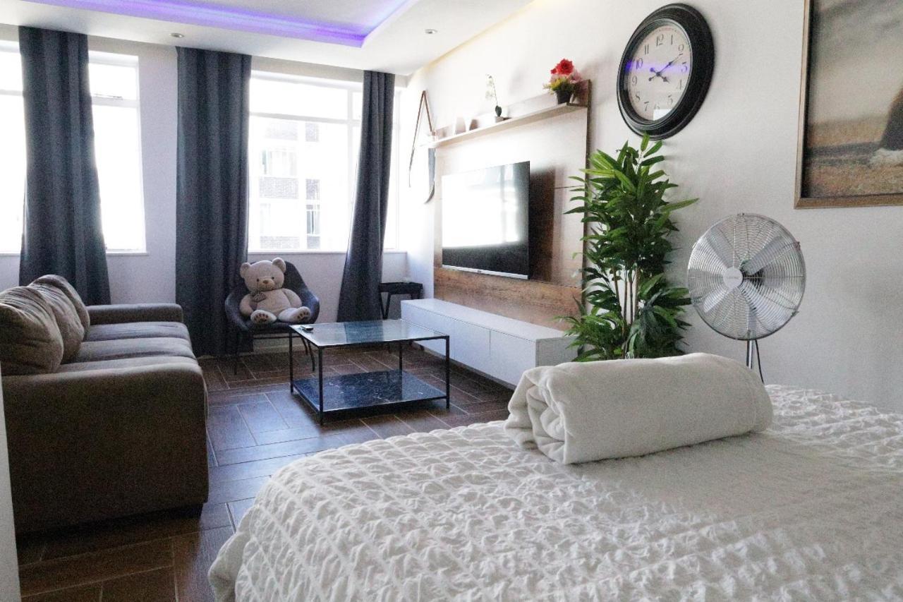 Senator Park Apartment *